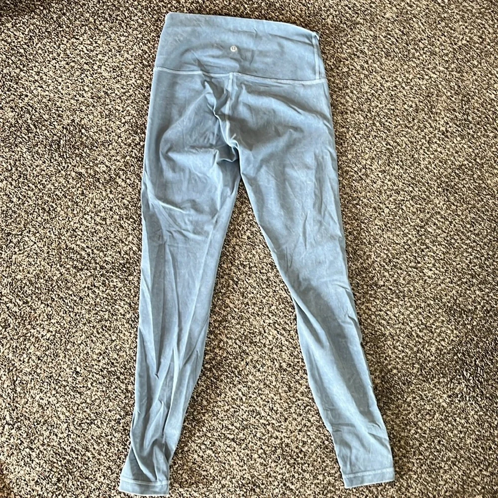 Light blue washed Lululemon leggings - Picture 3 of 4